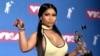 Nick Minaj Hollanda'dan ayrılırken üzerinde esrar tespit edilmesi üzerine gözaltına alındı.