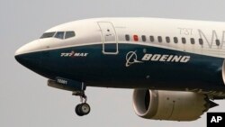 ABD Ulusal Ulaşım Güvenliği Kurulu'nun yayımladığı ön raporda, Alaska Havayolları'na ait Boeing 737 MAX 9 yolcu uçağının uçuş sırasında kopan bir kapı panelinin, dört ana cıvatasının eksik olduğunun saptandığı bildirildi.